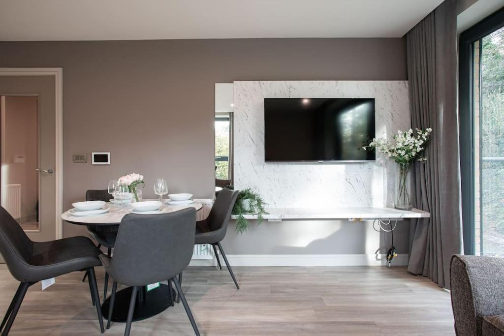 Stunning 2Br Next To The City Airport Bhd - Free Parking Belfast Exterior foto